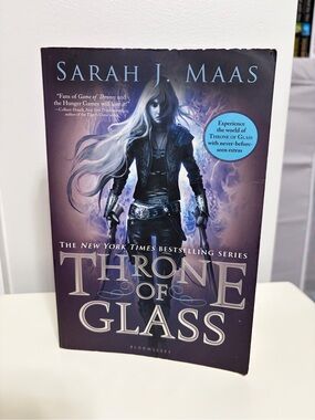 Throne of Glass by Sarah J Maas